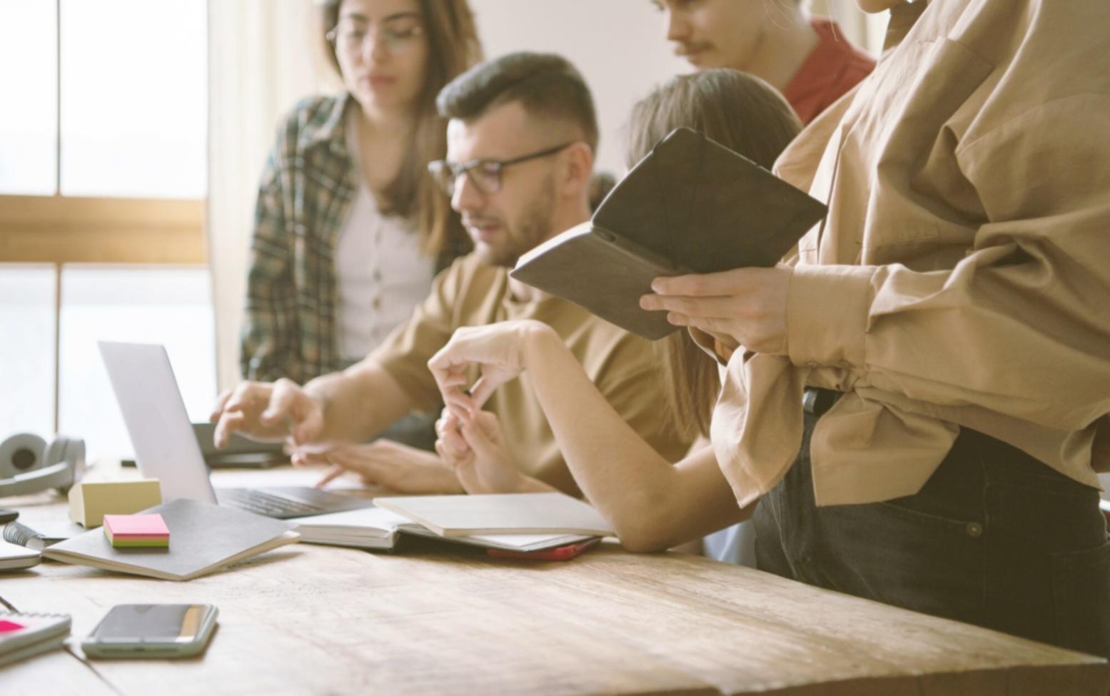 Espacio de trabajo moderno para venture building